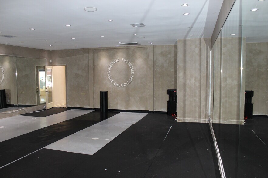 More Photos Of 840 S Robertson Blvd, Los Angeles Storefront Retail Office For Lease