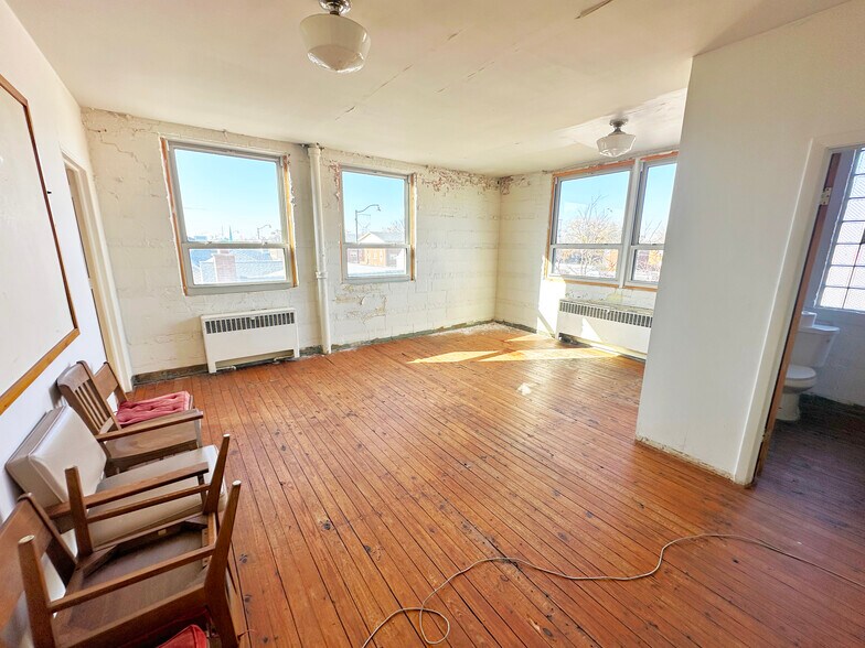 More Photos Of 2000 W Roosevelt Rd, Broadview Religious Facility For Sale