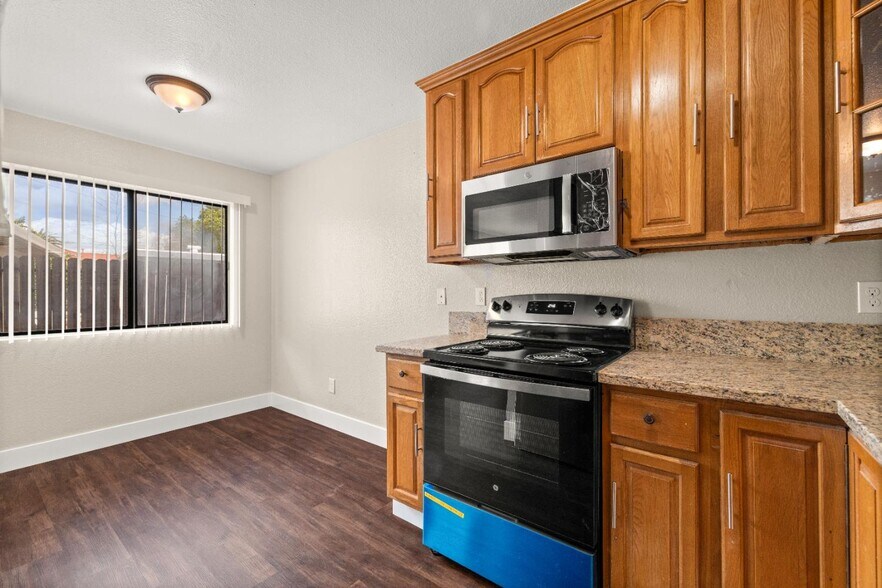 More Photos Of 2944 Del Paso Blvd, Sacramento Apartments For Sale