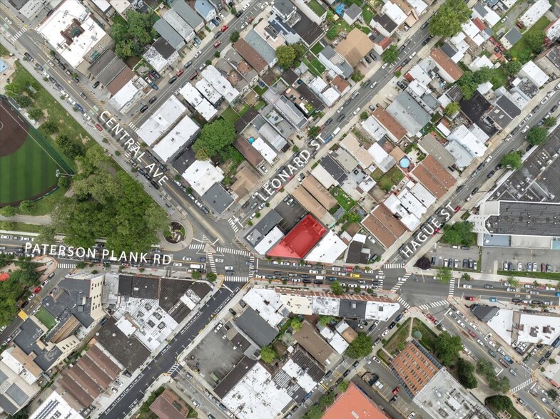 More Photos Of 512 Paterson Plank Rd, Jersey City Restaurant For Sale