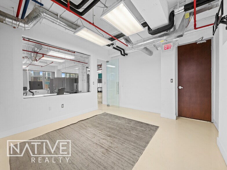 More Photos Of 14 NE 1st Ave, Miami Office For Sale