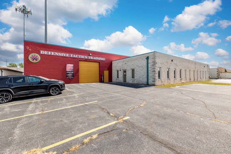 More Photos Of 17143 Westview Ave, Thornton Industrial For Sale