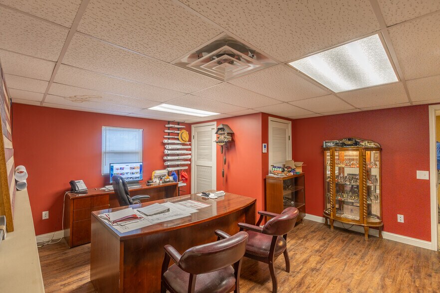 More Photos Of 701 I St, Bedford Warehouse For Sale