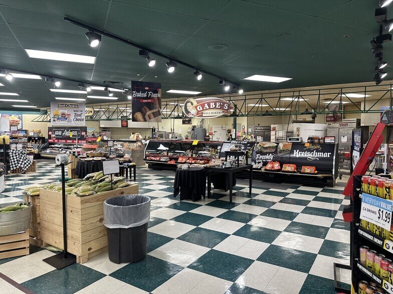 More Photos Of 301 S 5th Ave, Princeton Supermarket For Sale