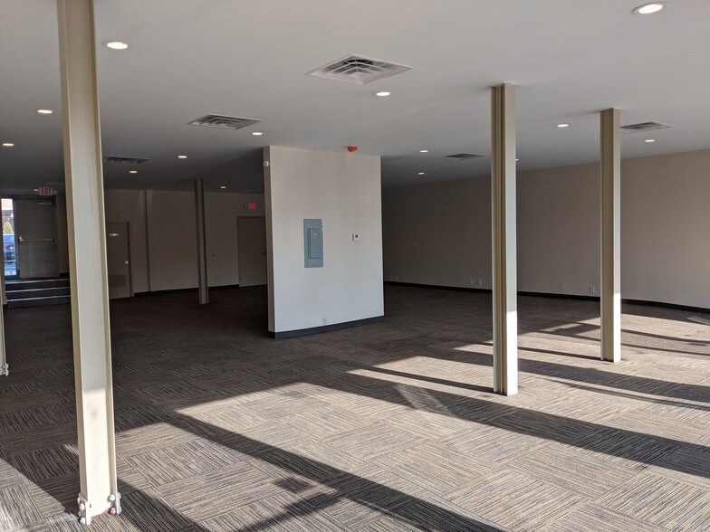 More Photos Of 12-20 E Tupper St, Buffalo Medical For Lease