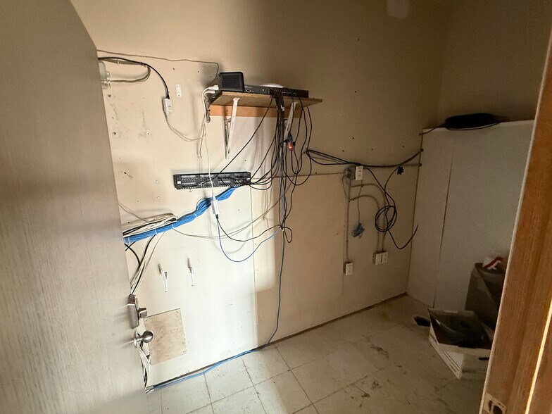 More Photos Of 39207 Range Road 271, Red Deer County Truck Terminal For Sale