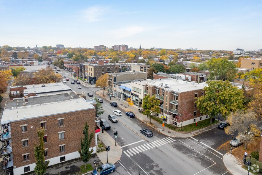 More Photos Of 2231 Rue Bélanger, Montréal Storefront Retail Office For Sale