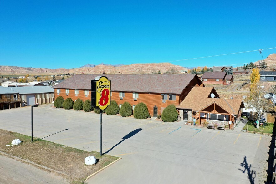 More Photos Of 1412 Warm Springs Dr, Dubois Hotel For Sale