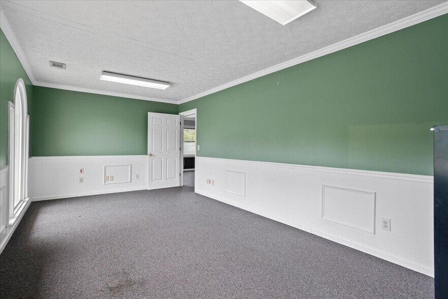 More Photos Of 883 Commerce Dr SW, Conyers Office For Lease