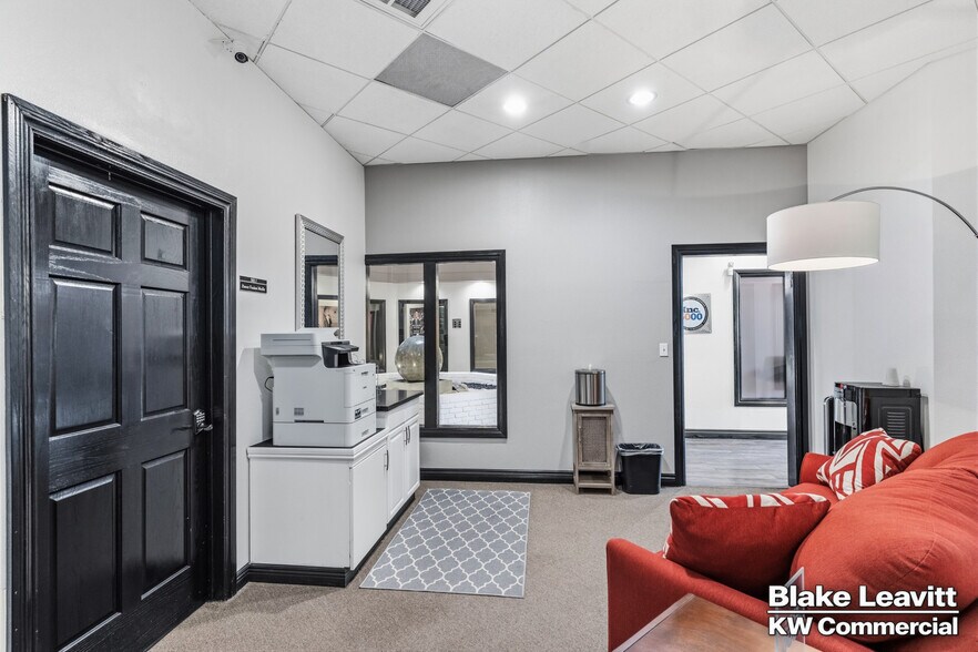More Photos Of 5844 S Pecos Rd, Las Vegas Medical For Sale
