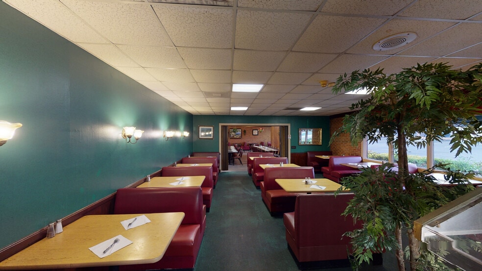 More Photos Of 1102 W Spring St, Monroe Restaurant For Sale