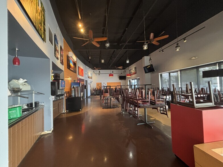 More Photos Of 12030 Bandera Rd, Helotes Storefront Retail Office For Lease