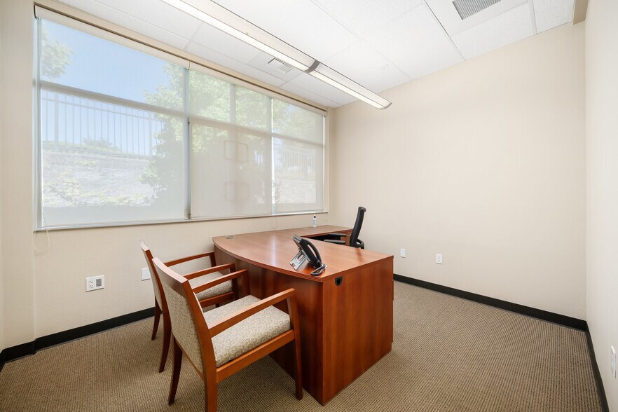 More Photos Of 102 S Vine St, Paso Robles Office For Lease
