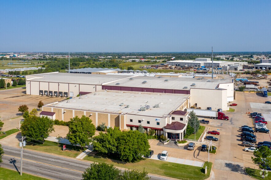 More Photos Of 311 NW 122nd St, Oklahoma City Warehouse For Lease