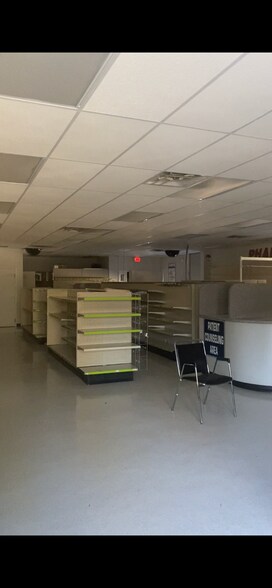 More Photos Of 201 Lakeview Rd, Somerville Office For Lease