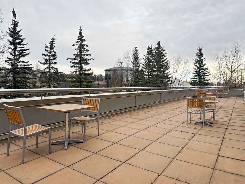 More Photos Of 600 Crowfoot Cres NW, Calgary Coworking Space