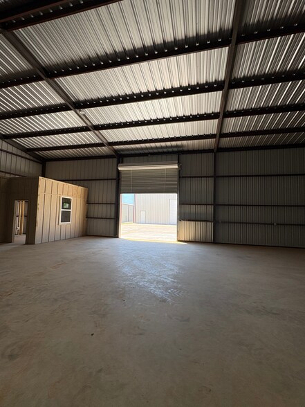 More Photos Of 5790 Rendon Bloodworth Rd, Fort Worth Industrial For Lease