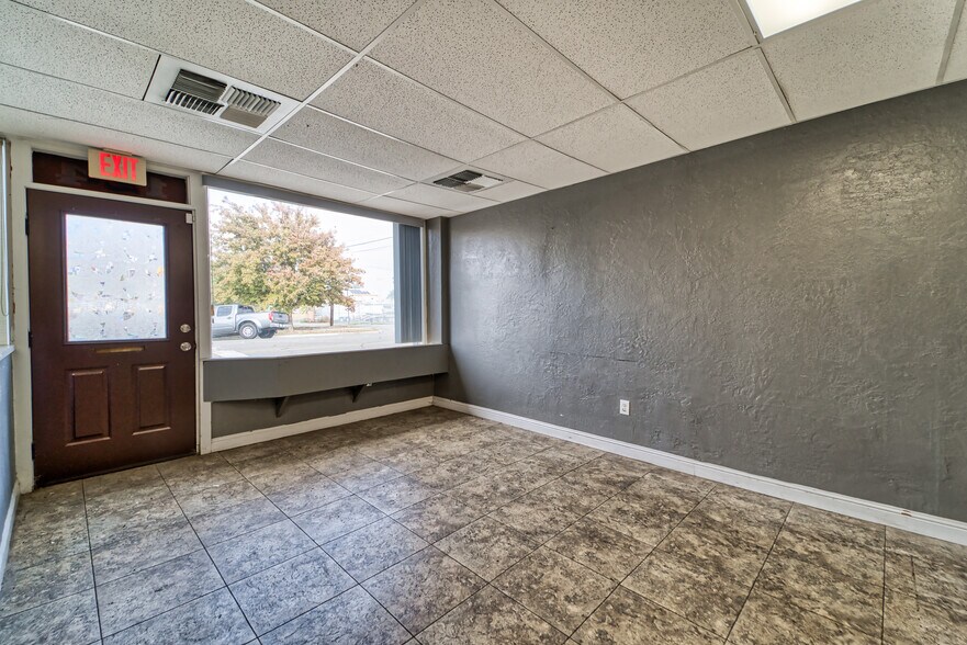 More Photos Of 124 6th St, Marysville Freestanding For Sale