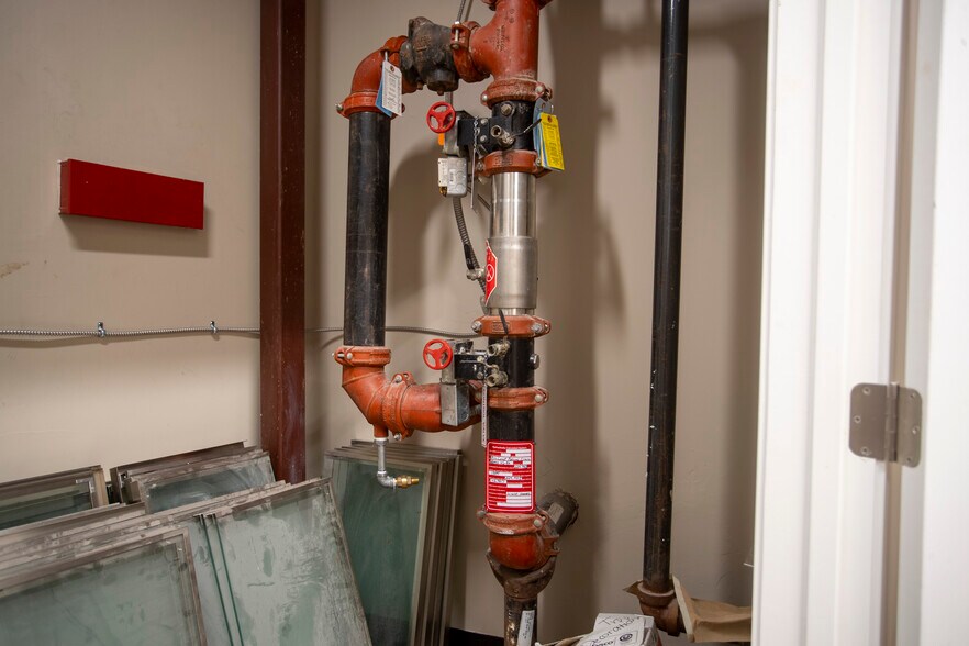 More Photos Of 25000 US 59 Rd, El Campo Flex For Sale