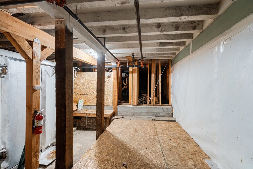 More Photos Of 509 SW G St, Grants Pass Restaurant For Sale