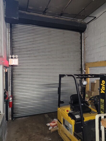 More Photos Of 37-08 Greenpoint Ave, Long Island City Manufacturing For Sale