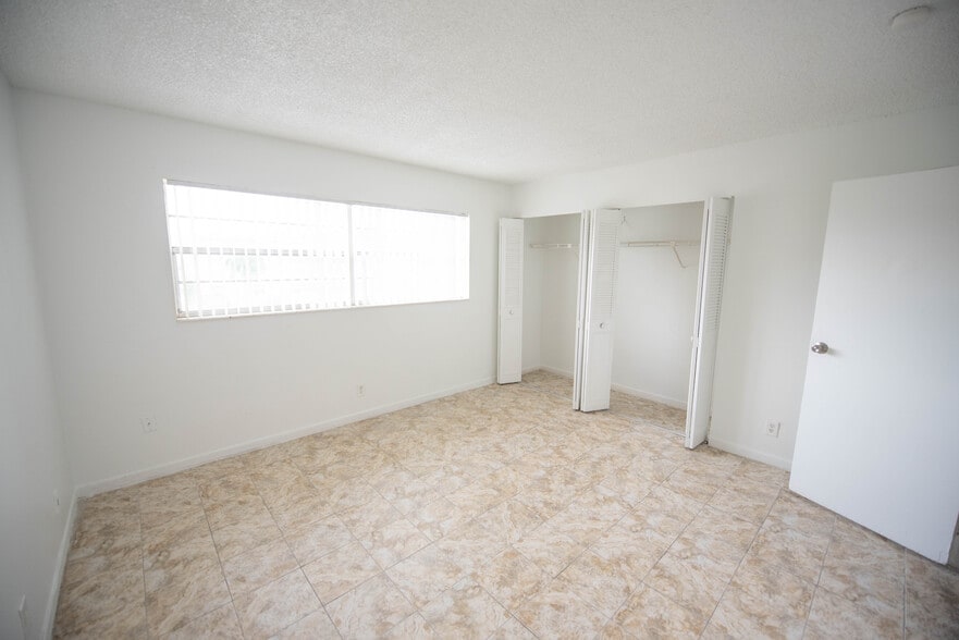 More Photos Of 3400-3460 NW 50th Ave, Lauderdale Lakes Apartments For Sale