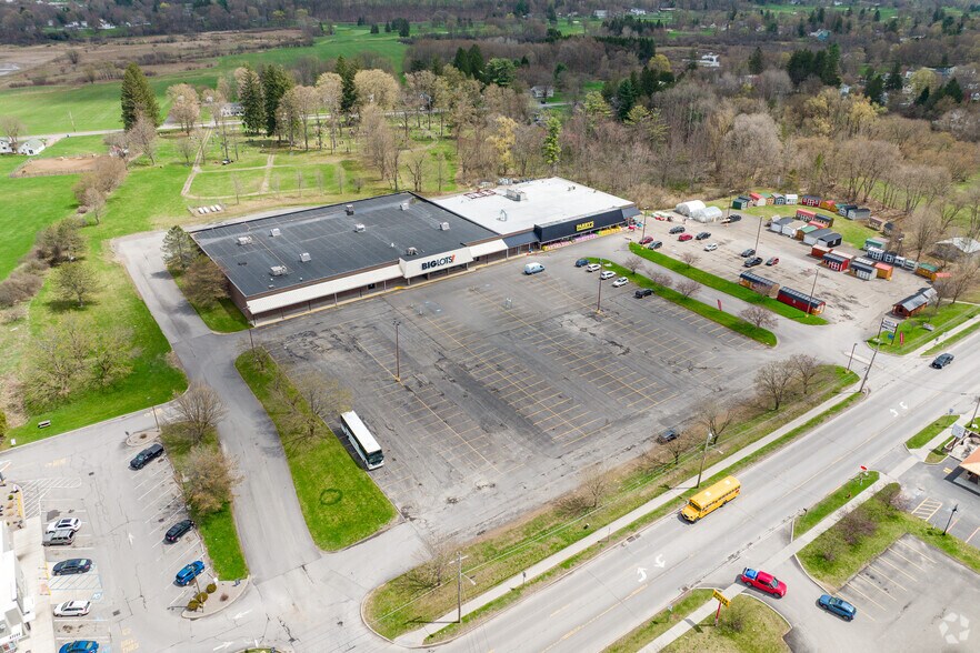 More Photos Of 102 Utica St, Hamilton General Retail For Lease