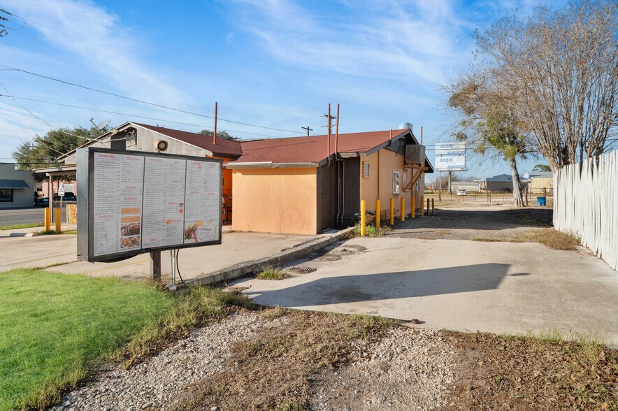 More Photos Of 1710 Second St, Pleasanton Restaurant For Lease