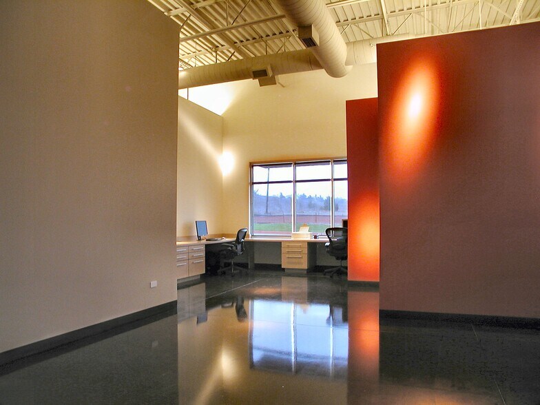 More Photos Of 4300 Marsh Ridge Rd, Carrollton Showroom For Sale