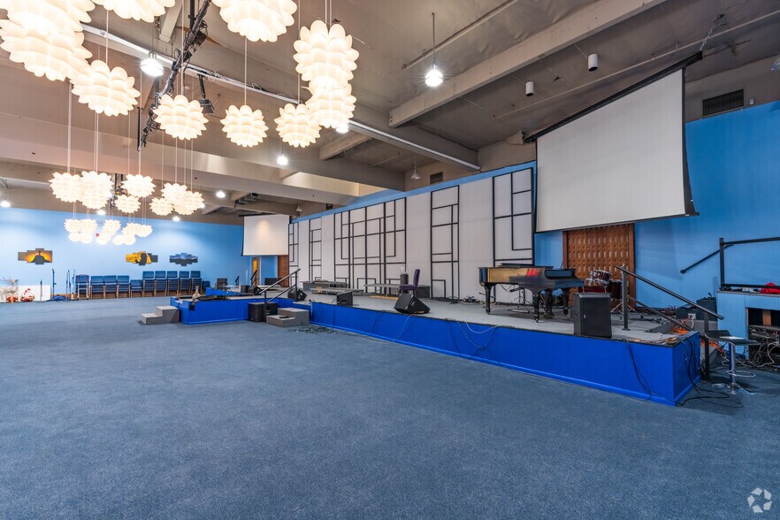 More Photos Of 9249 Folsom Blvd, Sacramento Religious Facility For Sale