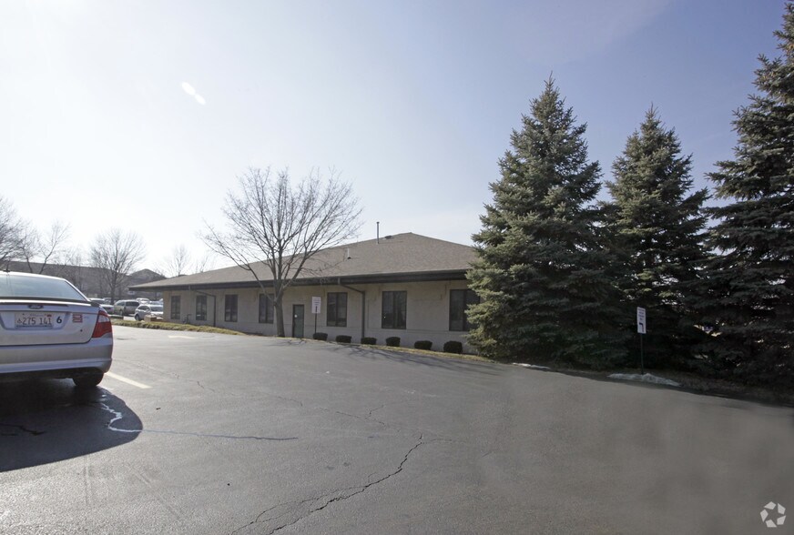 More Photos Of 3230 Executive Dr, Joliet Office For Sale