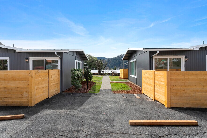 Primary Photo Of 8525-8529 N Willamette Blvd, Portland Apartments For Sale