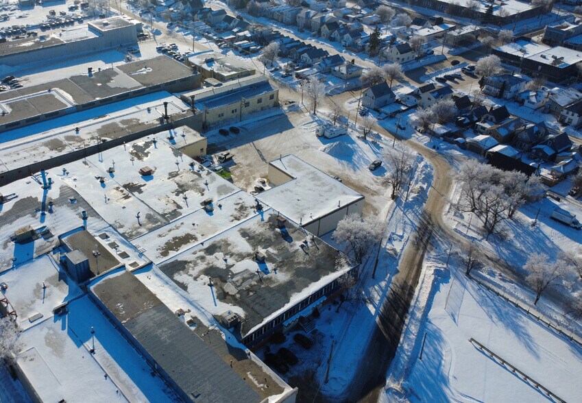 More Photos Of 15 Bury St, Winnipeg Distribution For Sale