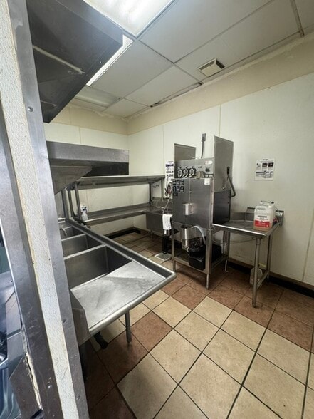 More Photos Of 6135-6145 W Sahara Ave, Las Vegas Unknown For Lease