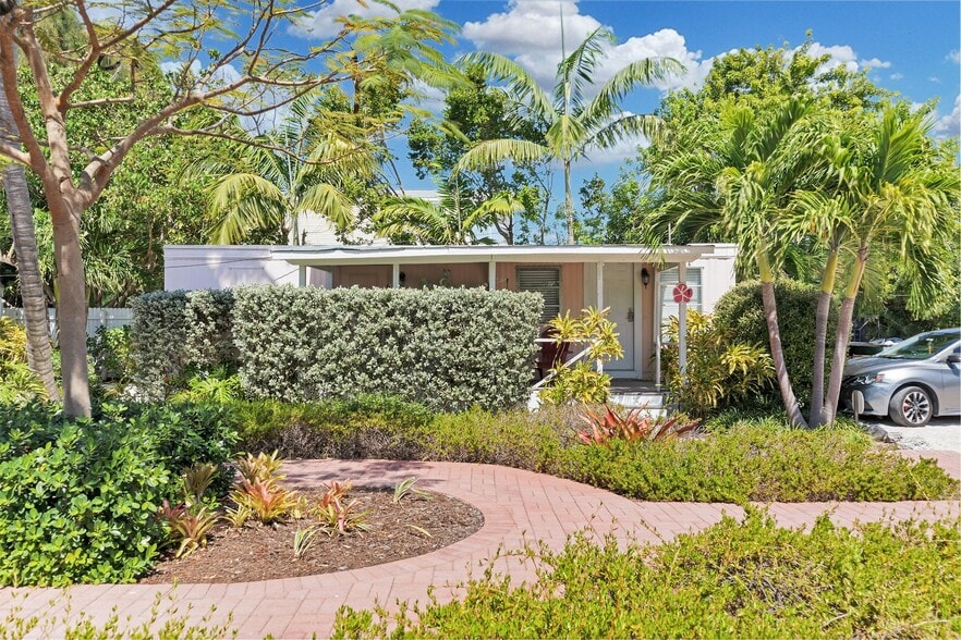 More Photos Of 243 61st St, Marathon Hotel For Sale
