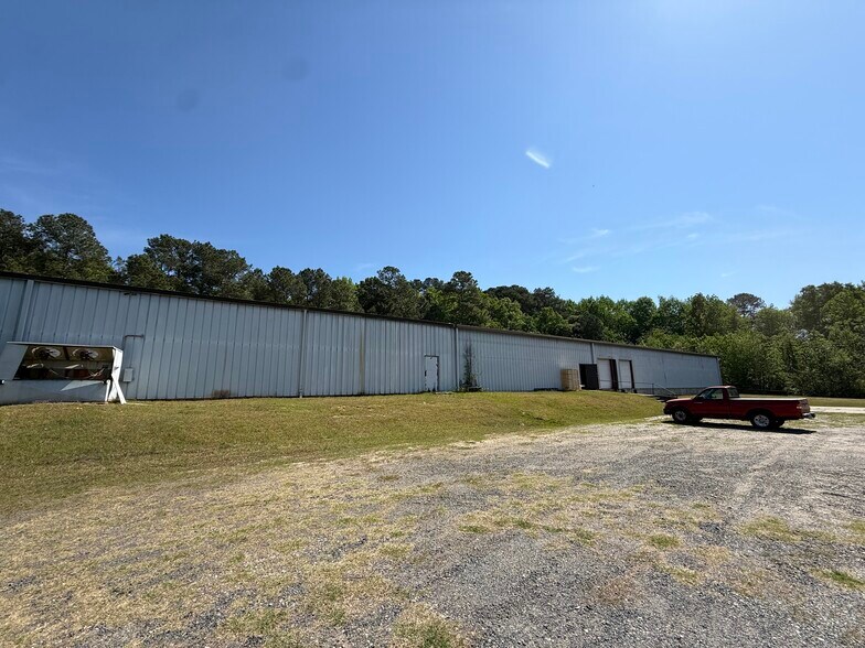 More Photos Of 216 Wortham St, Wadesboro Industrial For Lease