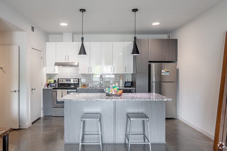 More Photos Of 3959 N Steele Blvd, Fayetteville Apartments For Lease