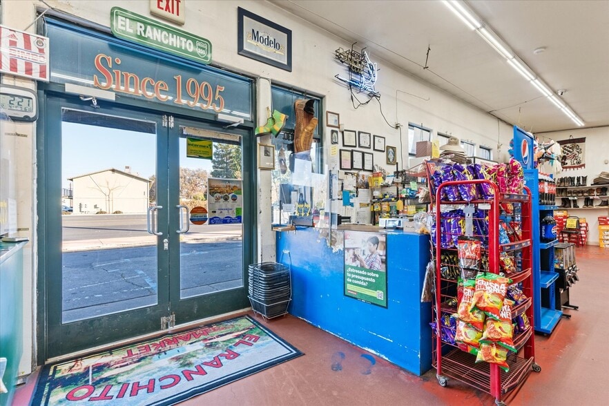 More Photos Of 10448 CA-99, Live Oak Supermarket For Sale