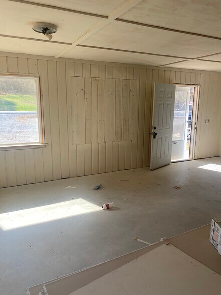 More Photos Of 2184 US-63, Hardy Freestanding For Lease