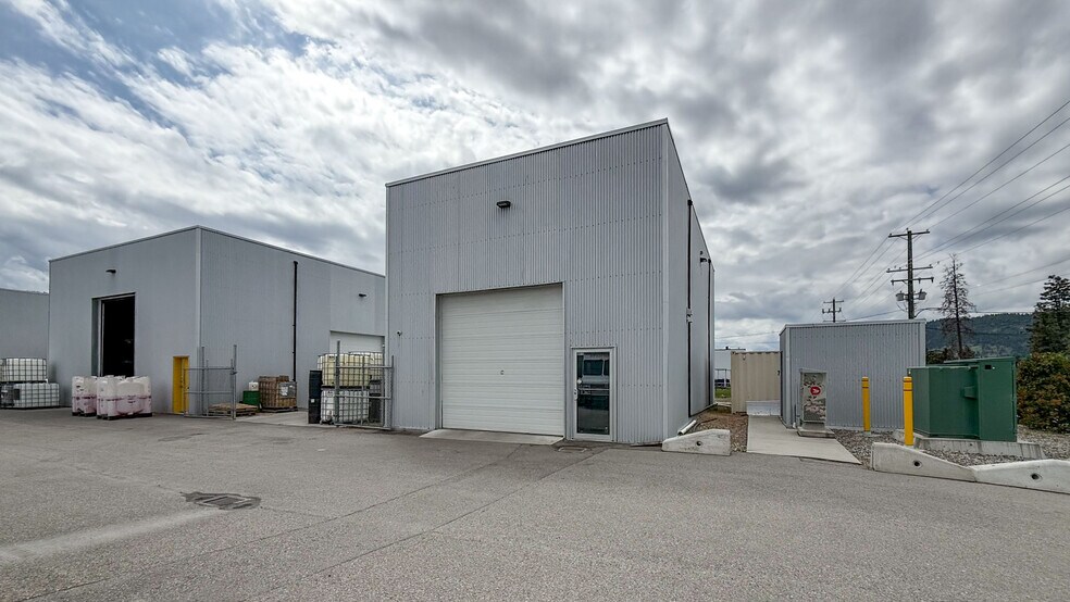 More Photos Of 9013-9021 Jim Bailey Rd, Kelowna Manufacturing For Sale