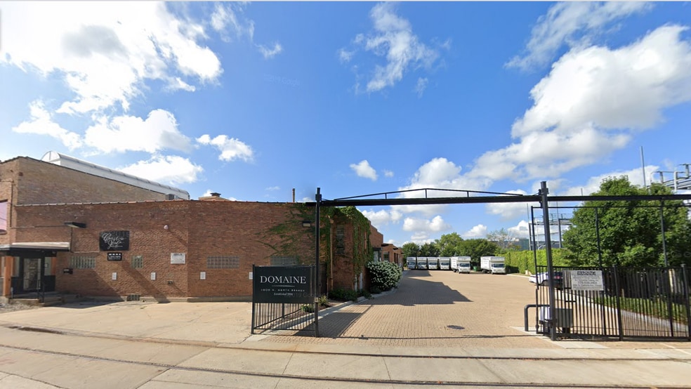 More Photos Of 1000 N North Branch St, Chicago Office For Lease