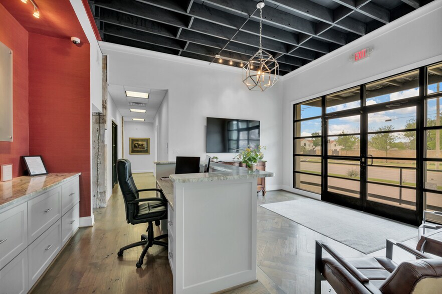 More Photos Of 4838 White Settlement Rd, Fort Worth Loft Creative Space For Lease
