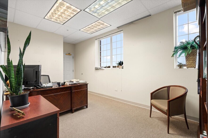 More Photos Of 912 Northwest Hwy, Fox River Grove Medical For Sale