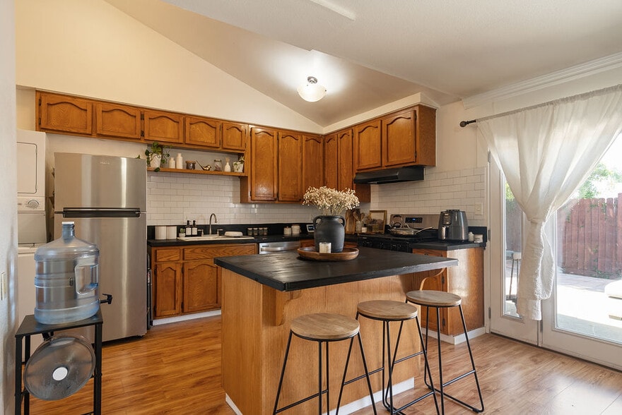 More Photos Of 1845 Norval St, Pomona Multifamily For Sale