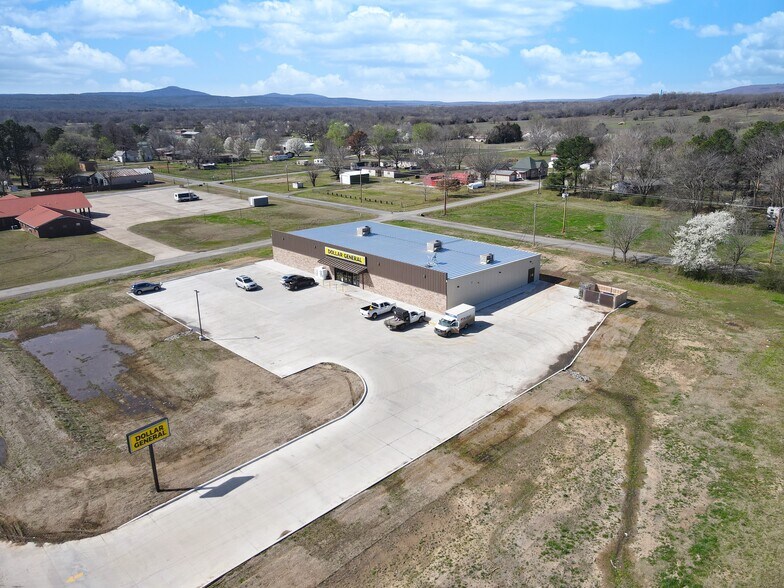 More Photos Of 602 N Main St, Kinta Freestanding For Sale