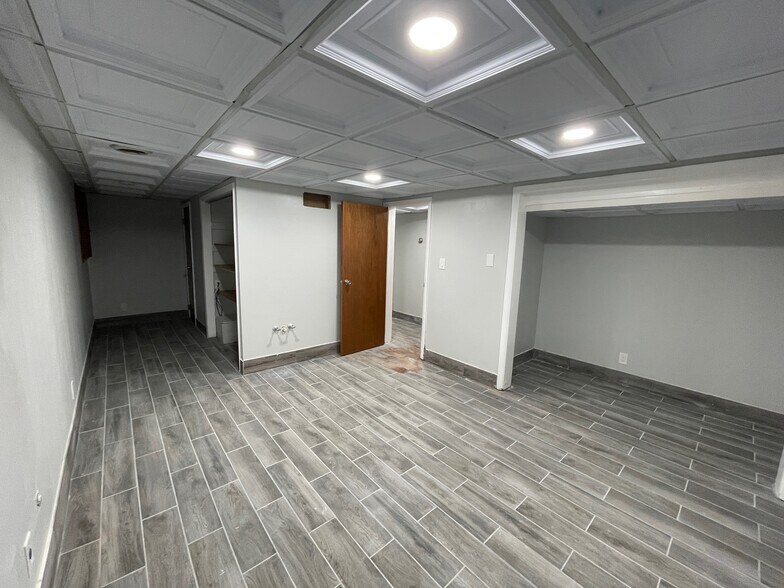 More Photos Of 1701 Wynwood Dr, Cinnaminson Medical For Sale