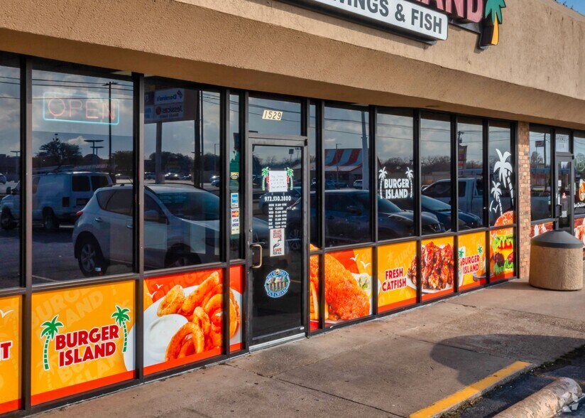 More Photos Of 1413-1529 W Buckingham Rd, Garland Unknown For Lease