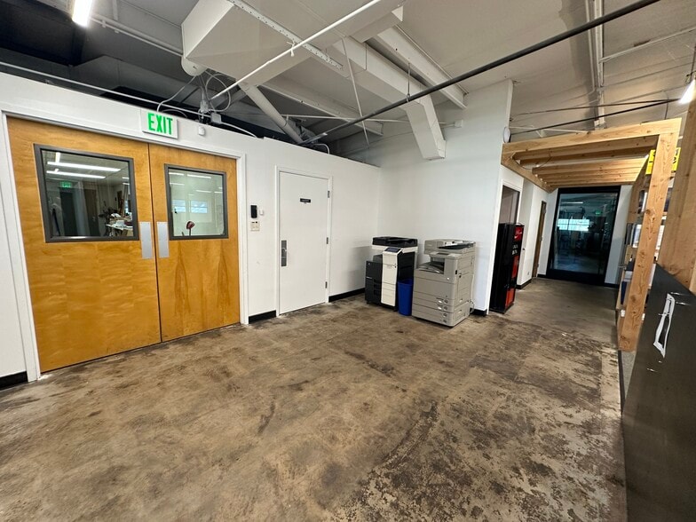 More Photos Of 495 W Cedar Ave, Denver Light Manufacturing For Sale