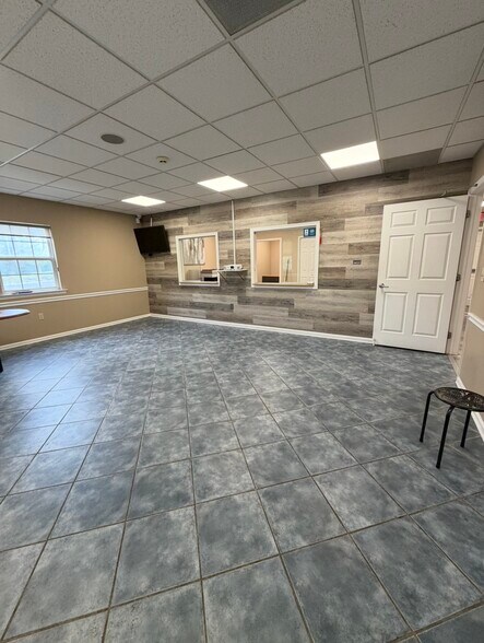 More Photos Of 66 Buck Rd, Southampton Medical For Lease