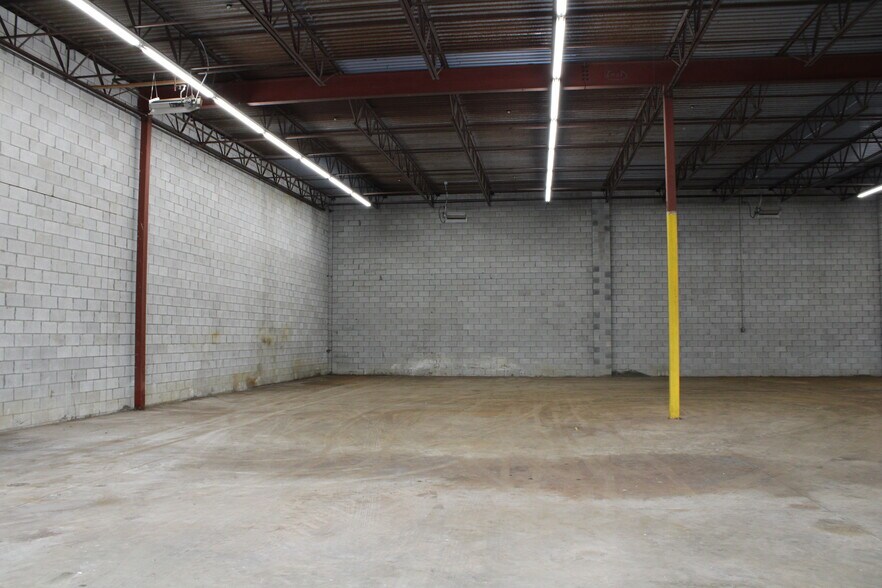 More Photos Of 1120 Cherry St, Toledo Warehouse For Lease